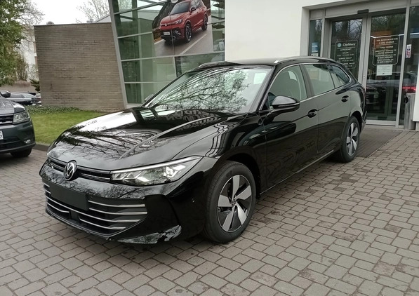Volkswagen Passat cena 193500 przebieg: 10, rok produkcji 2024 z Kolonowskie małe 379